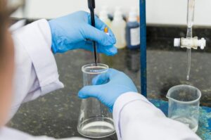 gia-cong-va-pha-hoa-chat-theo-yeu-cau